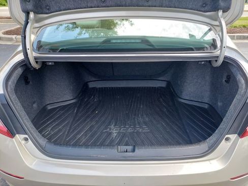 Used 2019 Honda Accord EX-L image 9