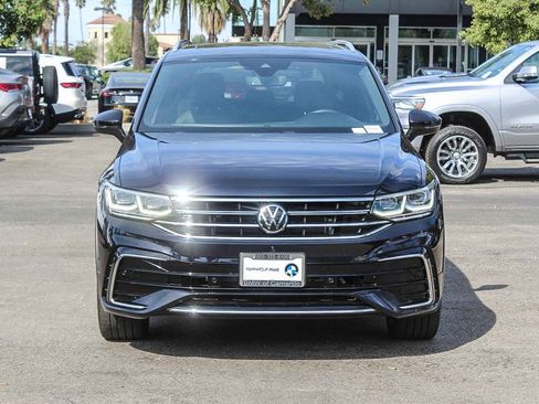 Used 2022 Volkswagen Tiguan SEL R-Line image 2