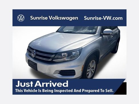 Used 2016 Volkswagen Tiguan S FWD image 1