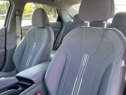 Used 2023 Hyundai Elantra SEL w/ Preferred Accessory Package image 11