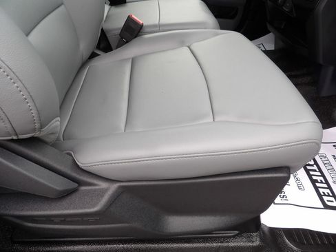 Used 2024 Ford F550 image 54