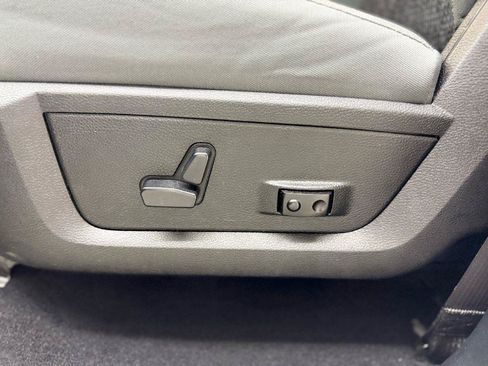 Used 2018 RAM 1500 Big Horn AWD/4WD image 9