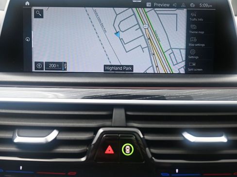 Used 2022 BMW 750i xDrive w/ Executive Package image 14