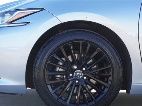 Used 2024 Lexus ES 250 w/ Premium Package image 5
