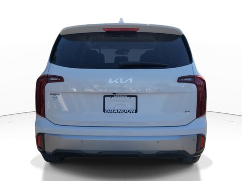Used 2024 Kia Telluride LX image 7