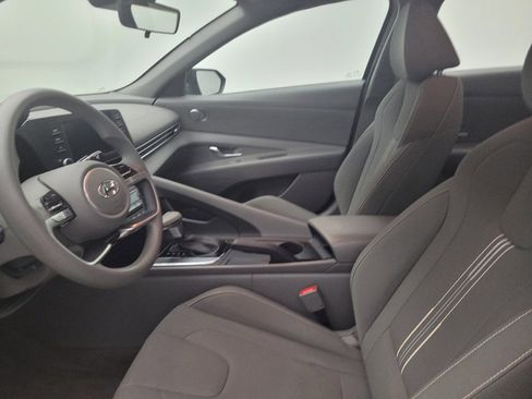 Used 2023 Hyundai Elantra SEL w/ Cargo Package FWD image 17