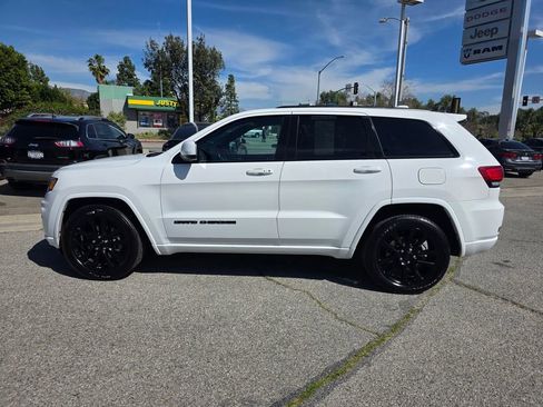 Certified 2021 Jeep Grand Cherokee Laredo X image 9