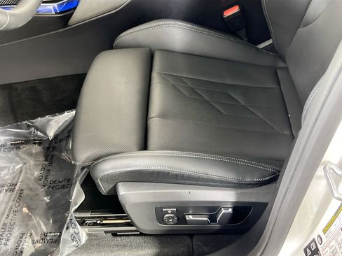 Used 2025 BMW X3 xDrive30i w/ Convenience Package image 17