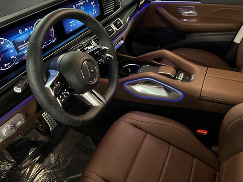 New 2026 Mercedes-Benz GLS 450 4MATIC image 9