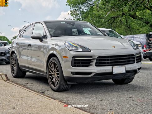 Used 2022 Porsche Cayenne Coupe AWD/4WD image 3