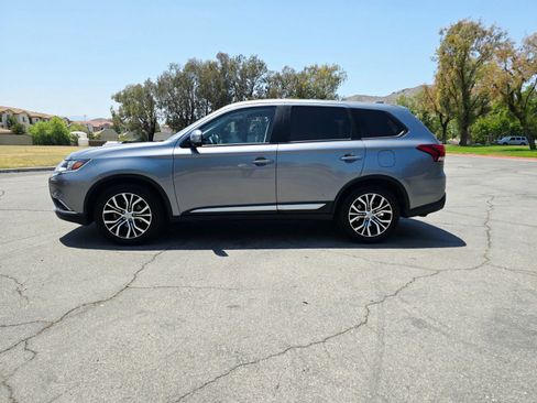 Used 2018 Mitsubishi Outlander SE FWD image 5