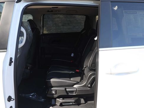New 2026 Honda Odyssey Touring image 10