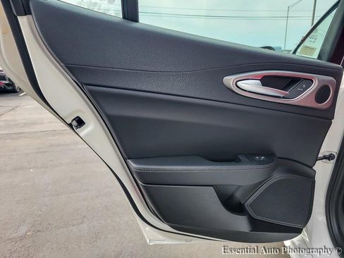 New 2025 Alfa Romeo Giulia AWD w/ Veloce Package AWD image 19