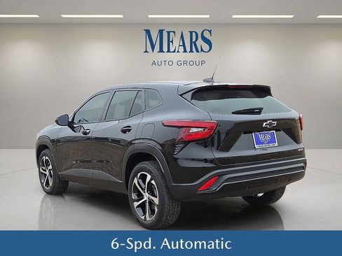 Used 2024 Chevrolet Trax RS w/ Driver Confidence Package image 4