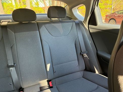 Used 2025 Kia K4 LXS image 39