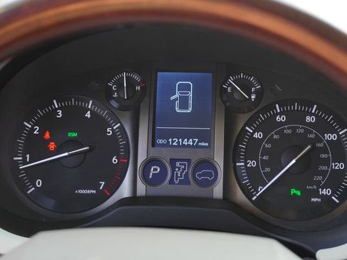 Used 2014 Lexus GX 460 w/ Premium Package AWD/4WD image 32