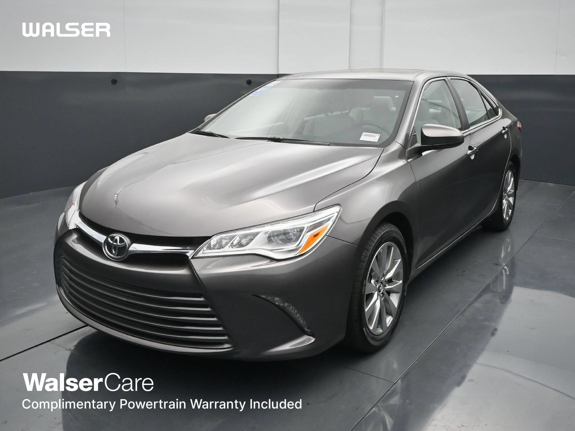 Used 2015 Toyota Camry XLE FWD image 1