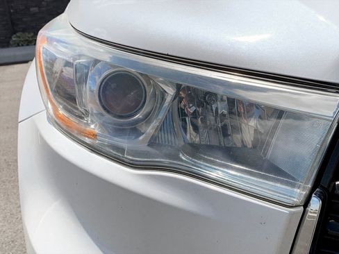 Used 2016 Toyota Highlander Limited AWD/4WD image 9