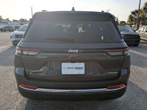 Used 2025 Jeep Grand Cherokee Laredo X RWD image 5