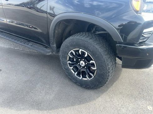 Used 2023 Chevrolet Silverado 1500 ZR2 w/ Technology Package image 6