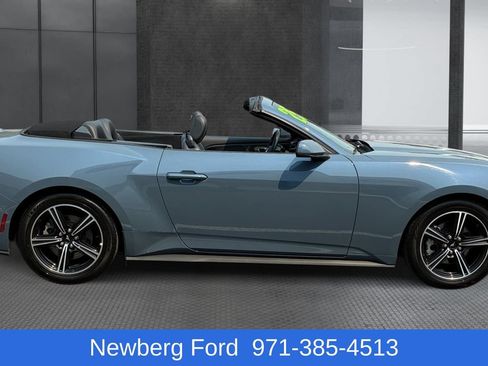 Used 2025 Ford Mustang Premium RWD image 10