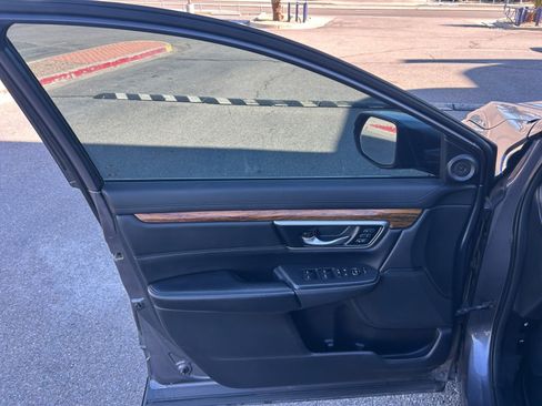 Used 2018 Honda CR-V Touring image 15