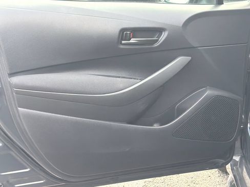 Used 2025 Toyota Corolla LE FWD image 12