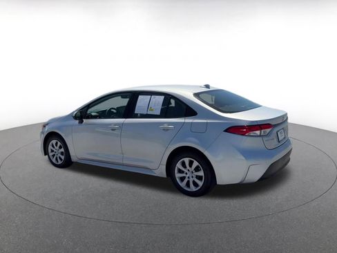 Used 2025 Toyota Corolla LE FWD image 10