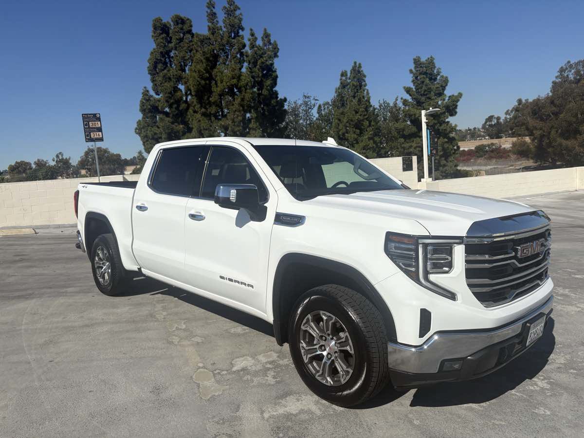 Used 2025 GMC Sierra 1500 SLT AWD/4WD image 37
