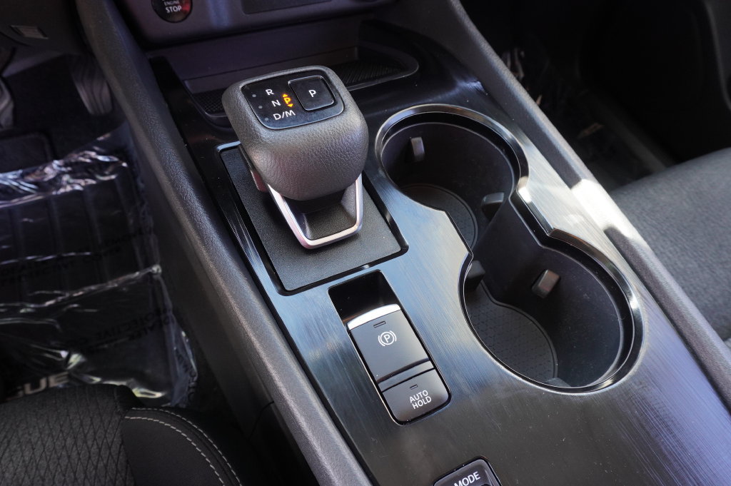 Certified 2025 Nissan Rogue SV FWD image 18