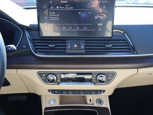 Used 2022 Audi Q5 2.0T Premium Plus image 11