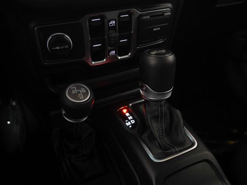 Used 2024 Jeep Wrangler Unlimited Sahara w/ Safety Group AWD/4WD image 25