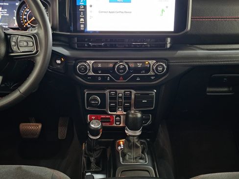 Used 2024 Jeep Wrangler Unlimited Rubicon AWD/4WD image 28