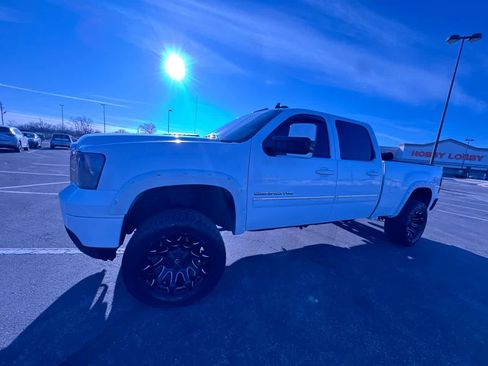 Used 2013 GMC Sierra 2500 Denali w/ Suspension Package, Off-Road image 5