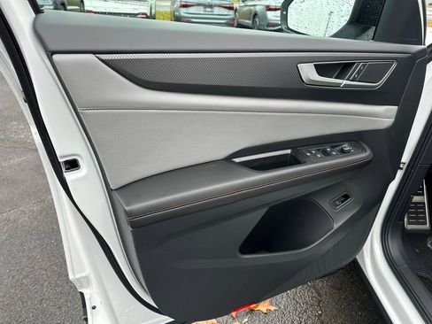 New 2026 Volkswagen Atlas Peak Edition image 5