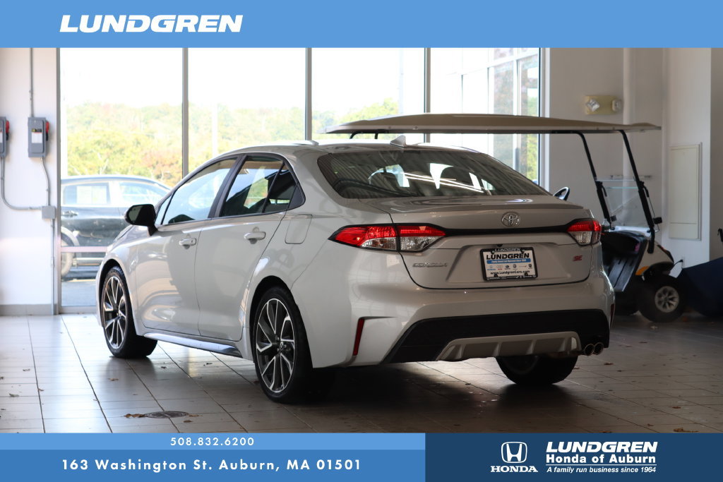 Used 2022 Toyota Corolla SE FWD image 3