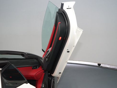 Used 2019 Lamborghini Aventador S image 16