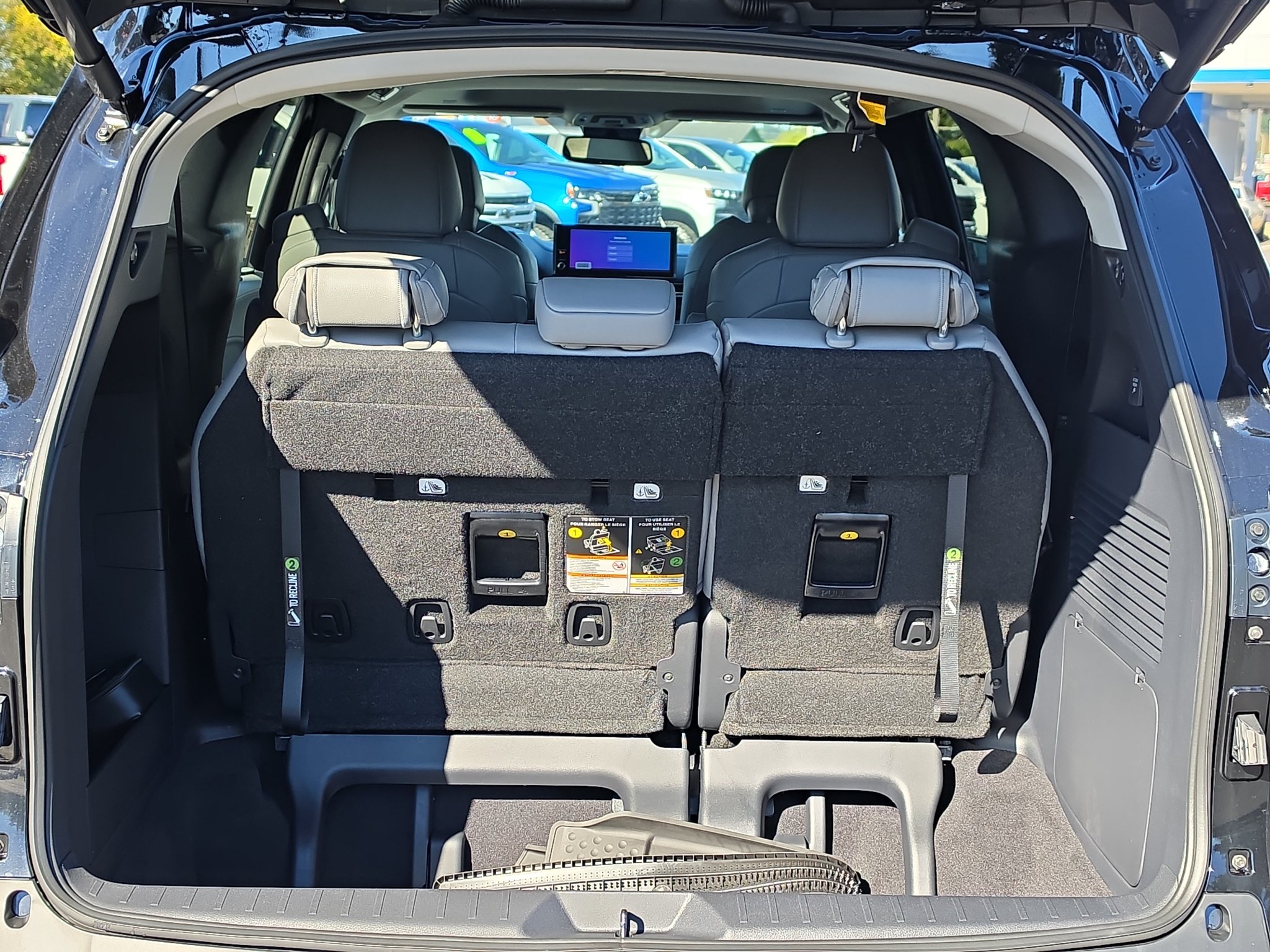New 2026 Toyota Sienna XLE AWD/4WD image 9