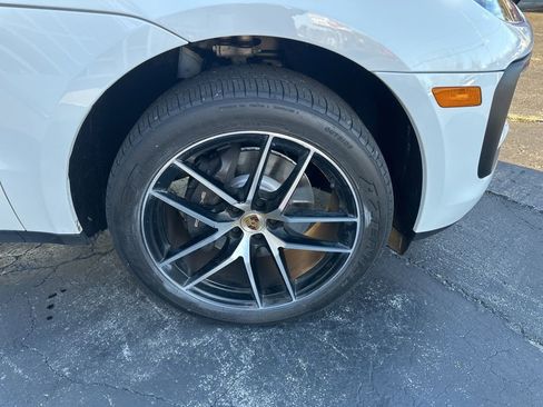 Used 2023 Porsche Macan image 40