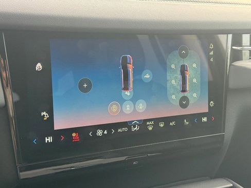 New 2025 Lincoln Navigator Reserve image 13