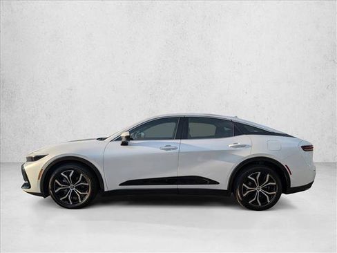 Used 2024 Toyota Crown Limited image 9