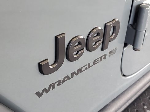 Used 2025 Jeep Wrangler Unlimited Sport AWD/4WD image 5