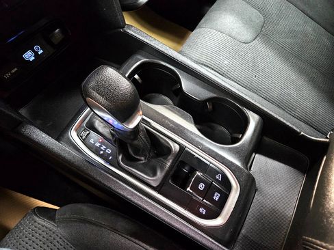 Used 2020 Hyundai Santa Fe SE w/ Cargo Package image 26