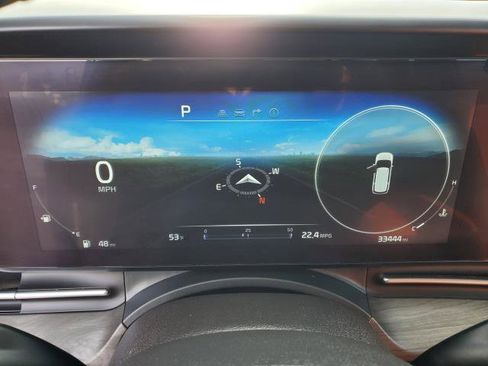 Used 2023 Kia Carnival SX image 9