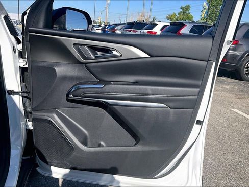Used 2024 Chevrolet Traverse LT AWD/4WD image 29
