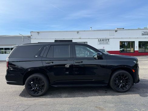 Used 2022 Cadillac Escalade Sport w/ LPO, ONYX Package AWD/4WD image 13