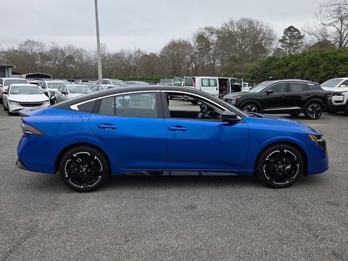 New 2026 Nissan Sentra SR w/ SR Premium Package FWD image 11
