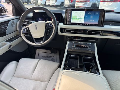 Certified 2025 Lincoln Aviator Black Label AWD/4WD image 30