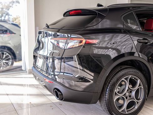 New 2025 Alfa Romeo Stelvio Sprint image 12