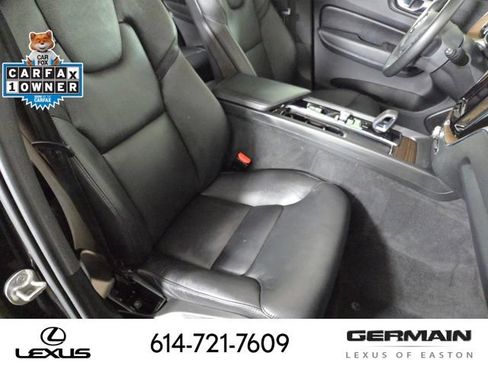 Used 2022 Volvo XC60 B5 Momentum AWD/4WD image 28